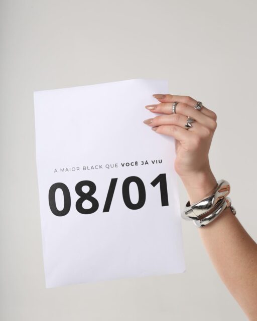 JÁ COMEÇOU. 
 A maior Black da Lu Acessórios já está no ar — e você ainda está no tempo certo de aproveitar.
💣 Desconto progressivo em peças selecionadas — até 30% OFF
 👉 Acima de R$1.000: 10% OFF + 10% à vista
 👉 Acima de R$2.000: 20% OFF + 10% à vista
Uma seleção pensada para quem quer comprar bem, girar rápido e lucrar mais em 2026.
 Quem conhece sabe, essa é uma condição única.
Quando?
 De hoje, 08/01, até 16/01
 📍 Atendimento no showroom
 📲 Compras online pelo WhatsApp ou DM
Não deixa para a última hora — quem entra antes, escolhe melhor.
 ✨ A Black de janeiro da Lu Acessórios já está acontecendo.  #blacksemijoias #luacessoriosatacado #black2026 #atacadodeluxo #revendaatacado #lojistasbrasil #comprarpararevender #semijoiaspremium #oportunidadeatacado #estoquerenovado