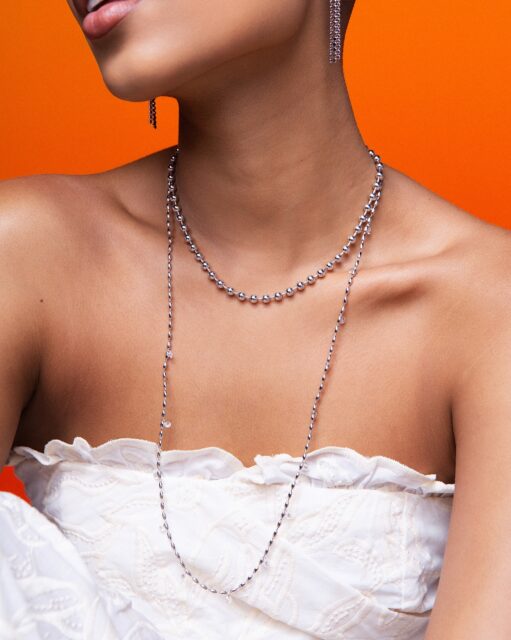 O calor não se explica.
 Se sente.
Euforia foi pensada para acompanhar seus momentos mais vibrantes.  #ColeçãoEuforia #LuAcessórios #VerãoEmMovimento #JoiasComEnergia #Lançamento