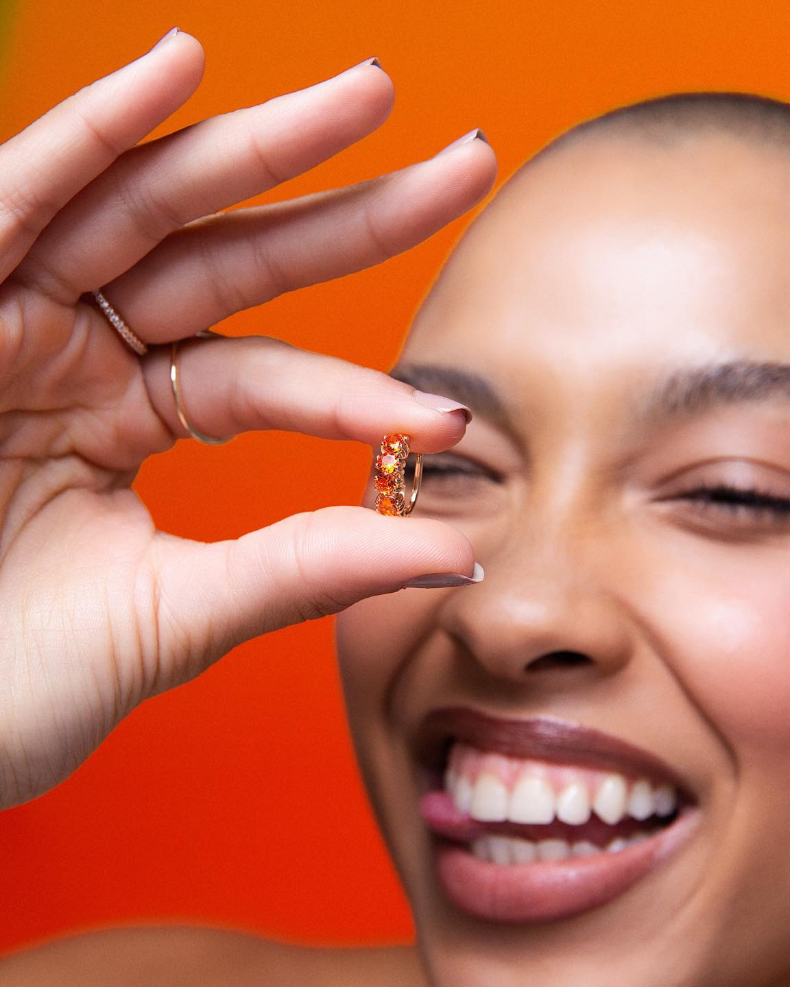 Existe força no que reluz.
 E suavidade no que envolve.  Na coleção Euforia o brilho se torna identidade.  #Euforia #LuAcessórios #JoiasComPersonalidade #EstadoDeEspírito #NovoLançamento