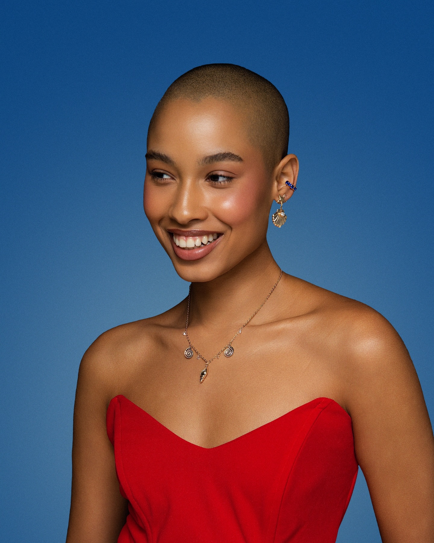 Texturas naturais, brilho delicado e aquele toque fresh que transforma o look 🌊
A Náutica é sobre sentir na pele. #ColecaoNautica #SemijoiasAtacado #VerãoComEstilo AcessoriosDelicados