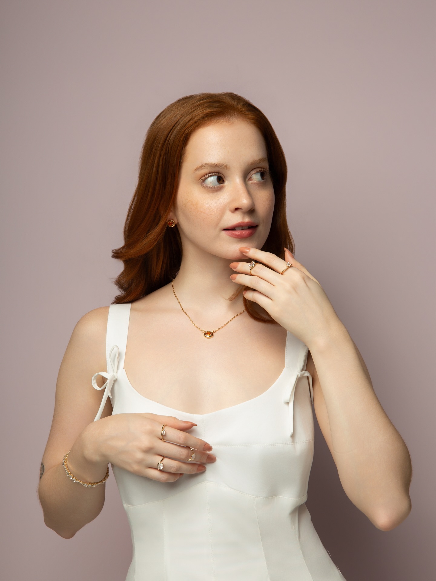 A Coleção Petit traz zircônias em tons suaves que adicionam cor e leveza ao visual, criando composições únicas e cheias de charme. #luacessorios #colecaopetit #novacolecao #semijoiasatacado #acessoriosfemininos