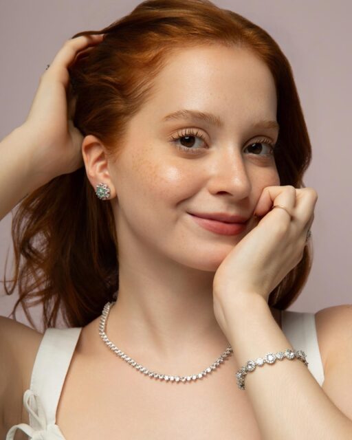 A composição perfeita existe ✨
Brilho na medida certa, peças que se complementam! O resultado não podia ser nada menos que leve, elegante e impossível de passar despercebido.
Clique no link da BIO e fale com uma consultora! #luacessorios #colecaopetit #novacolecao #semijoiasatacado #acessoriosfemininos