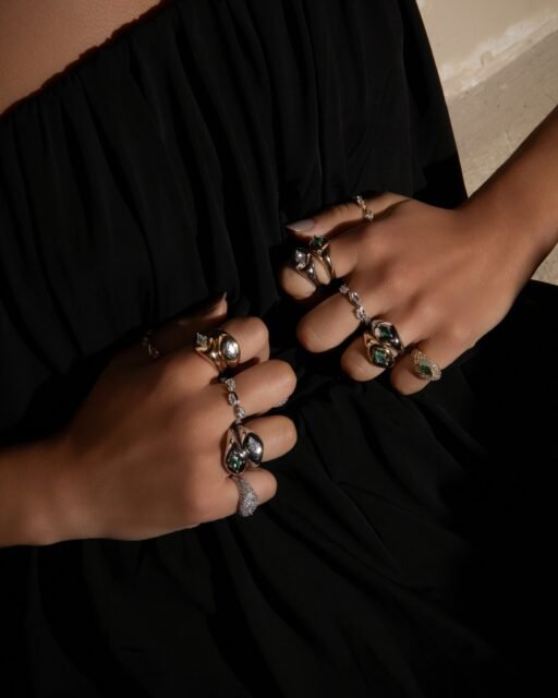 TURMALINE nasceu para criar uma nova presença.
Entre tons marcantes, formas delicadas e pontos de luz, cada peça encontra seu lugar, seja como protagonista ou como aquele detalhe que transforma toda a composição.
Uma coleção para quem entende que elegância também pode ter cor. #ColeçãoTurmaline #Turmaline #LuAcessórios #Semijoias #AtacadoDeSemijoias